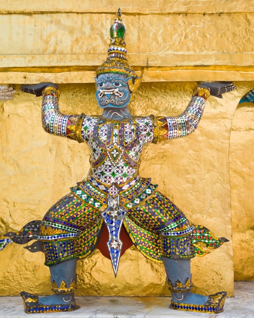 Visiter le grand Palais à Bangkok, c'est croiser de belles créatures