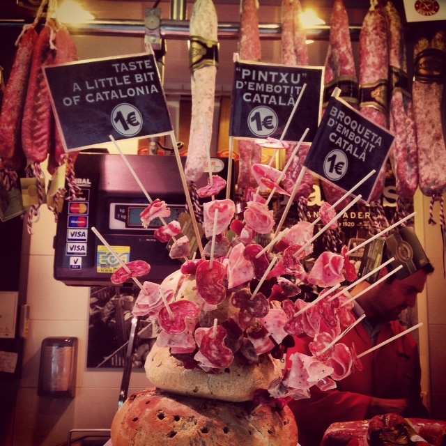 Brochettes de charcuterie la boqueria Barcelone