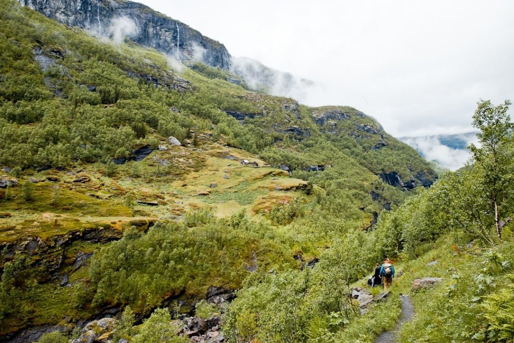 Randonnée dans la vallée d'Aurland dans les fjord en norvège