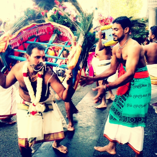 Voyagesetc52 - les danseurs de la fete de Ganesh
