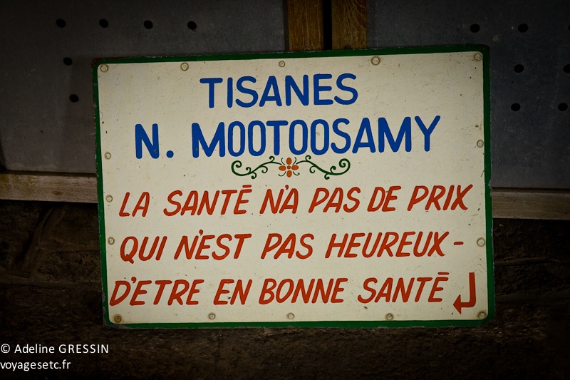 Marché de l'ile Maurice - tisanes Mootoosamy