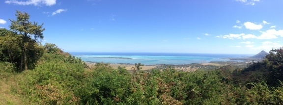 vue panoramique sur l'ile Maurice depuis Macabé