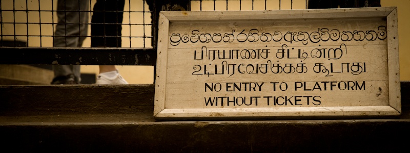 Prendre le train sri lanka - No entry to platform