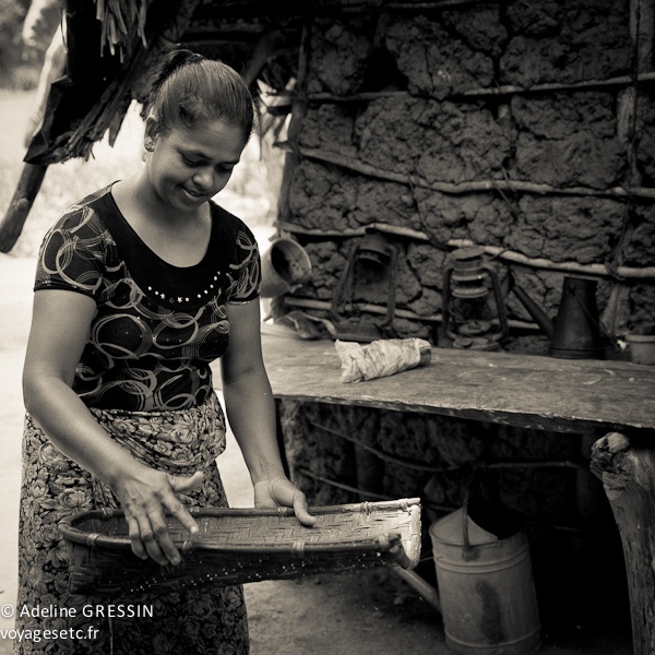 Sourire du Sri Lanka - Trier le riz