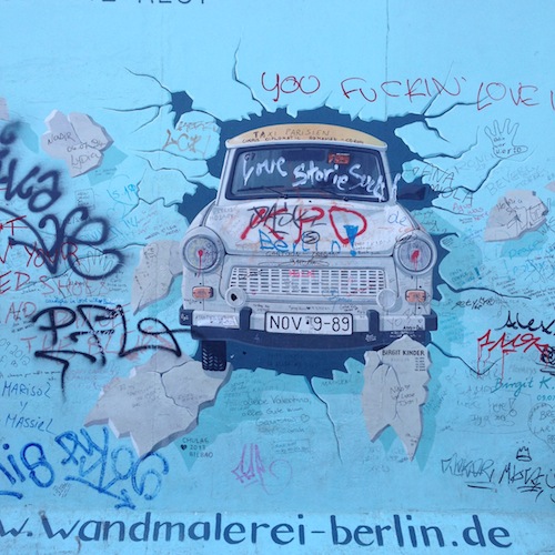 Visiter Berlin East side Gallery Berlin - Cote face