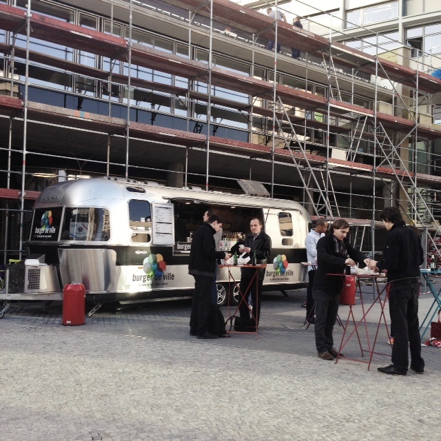Visiter Berlin - Food truck 25 bikini hotel berlin