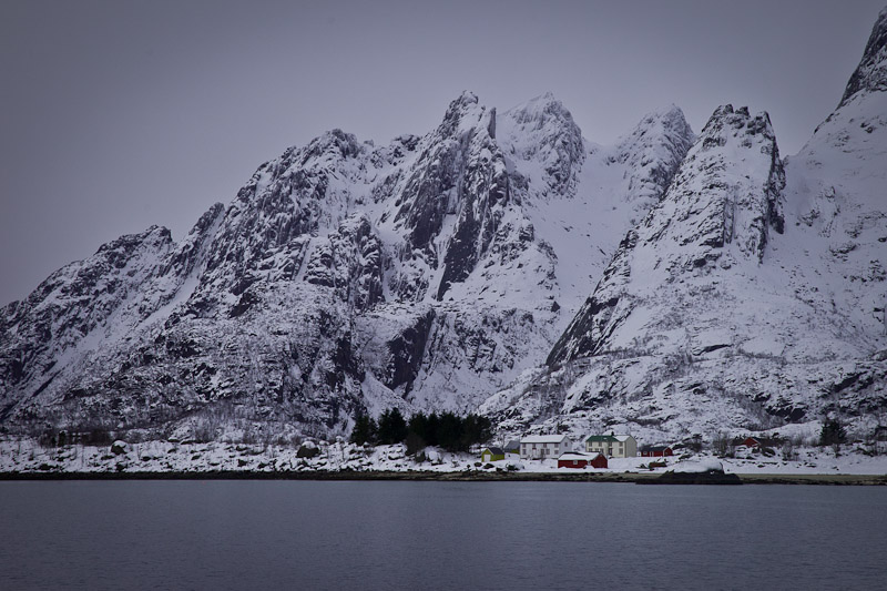 Norvege Safari des mers lofoten - village le long de Raftfjord