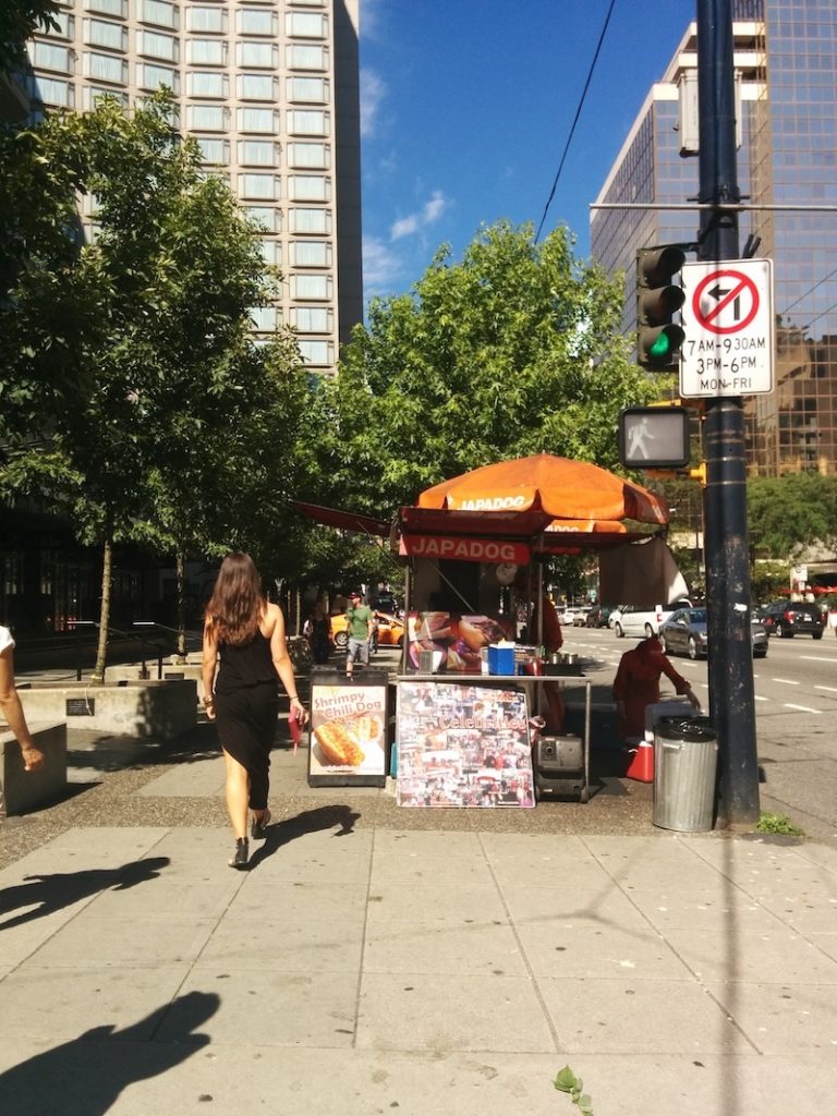 Photos au smartphone – Vancouver Japadog avant