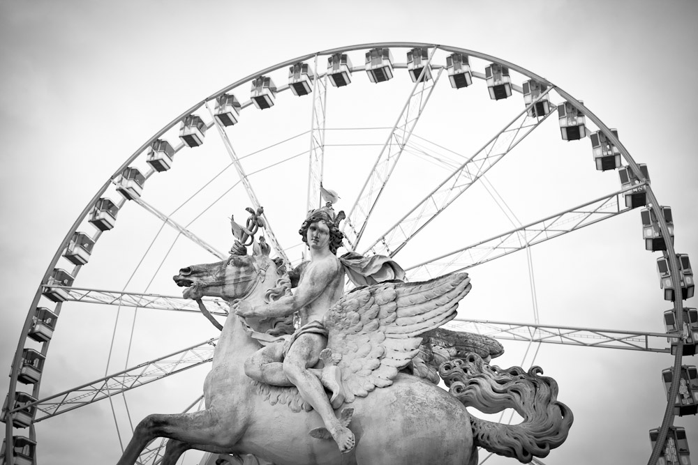 La roue de la place de la concorde - Paris en noir et blanc