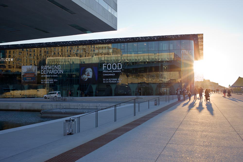 Marseille - coucher de soleil sur le mucem