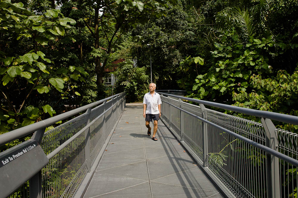 Scène de rue à Singapour – Promenade dans un parc