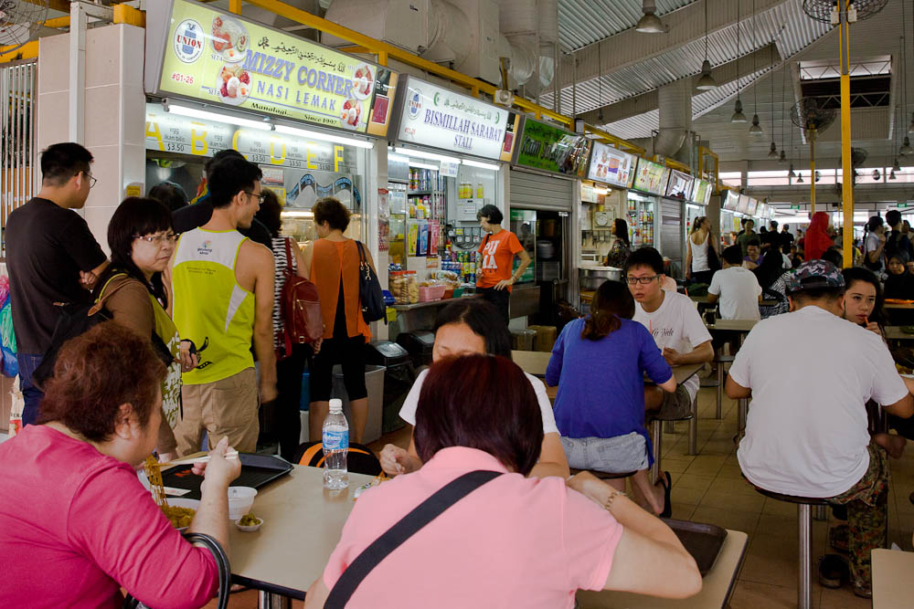 Manger dans un Hawker center Singapour