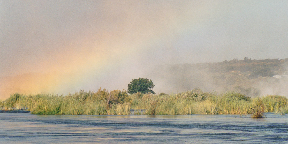 Retour en Afrique – Arc en ciel sur les chutes victoria