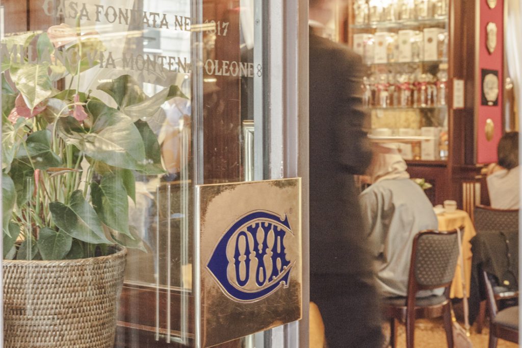 24 heures à Milan - café cova via montenapoleone