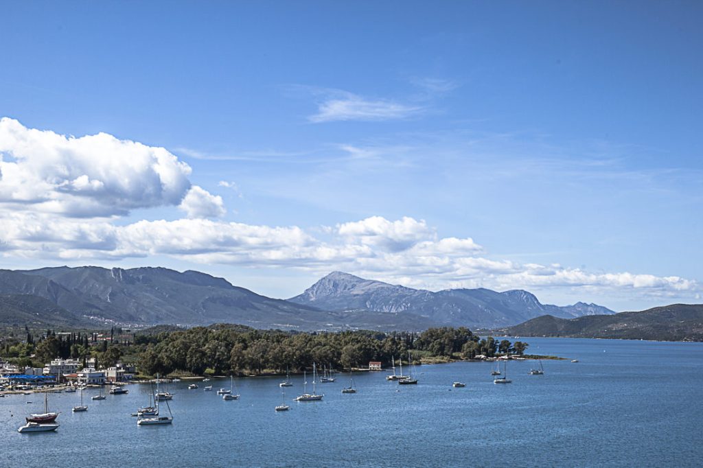 vue sur la baie de Poros