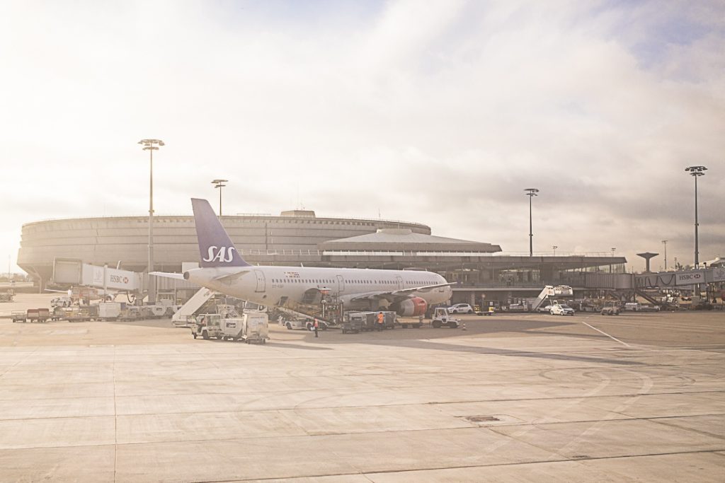 Paris CDG1 vu par le hublot du vol Paris-Stockholm