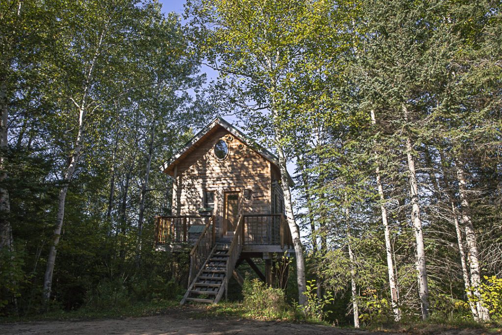 cabane dans les arbres canopée lit Tadoussac