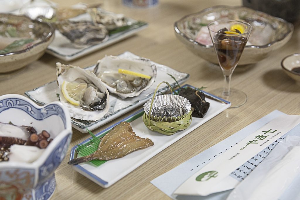 Diner de poisson au Ryaokan de Tshijima