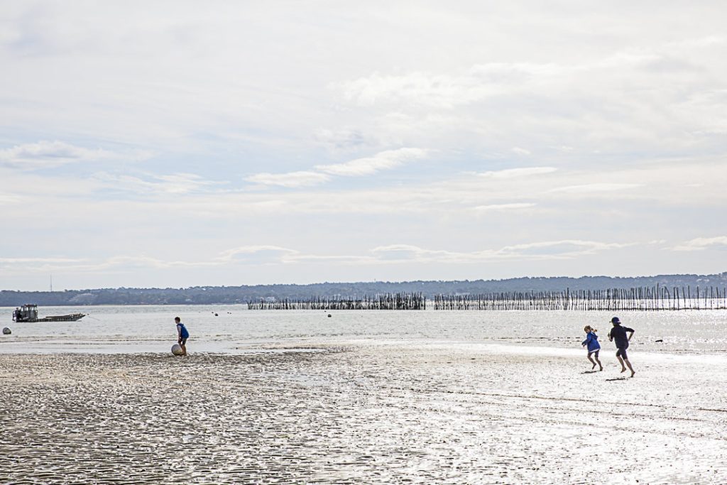 les enfants sur la plage