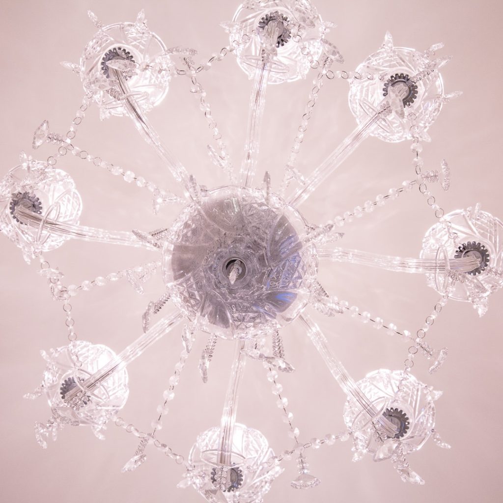 Chandelier salle de bain de l'hotel design sans Souci Vienne Autriche