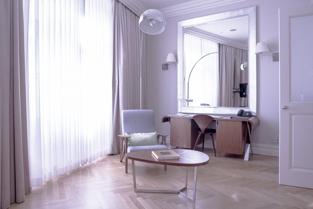 Suite du Sans souci à Vienne, un hotel design décoré par le studio Yoo