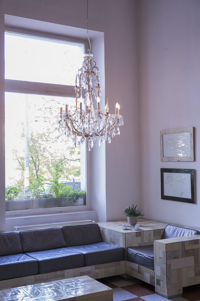 Lobby de l'hotel Wiesler côté salon