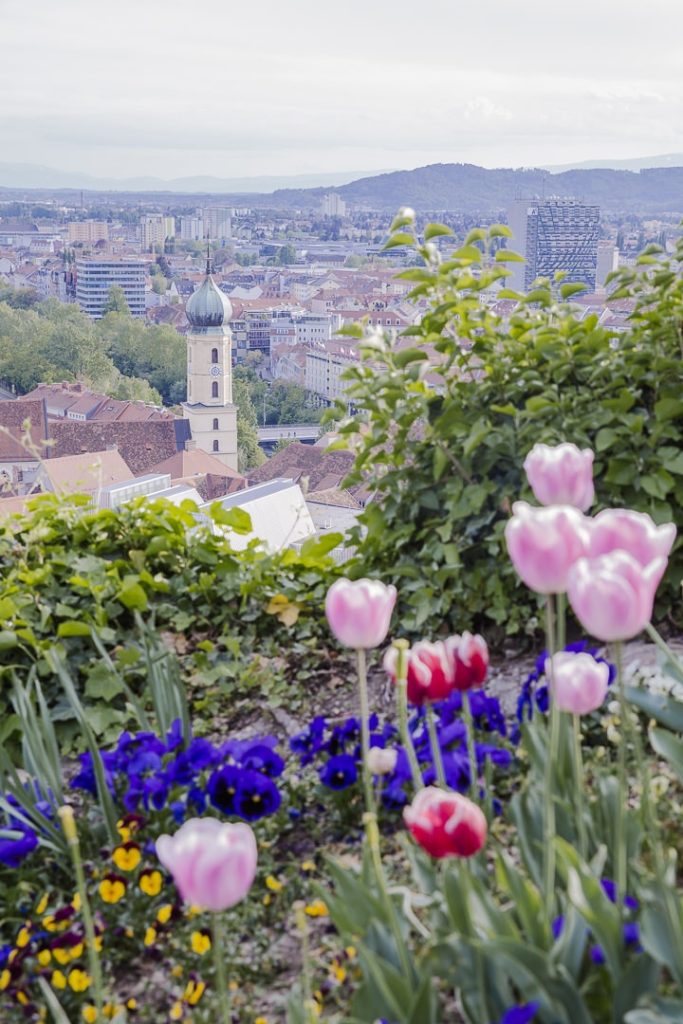 Vue fleurie sur Graz, Autriche