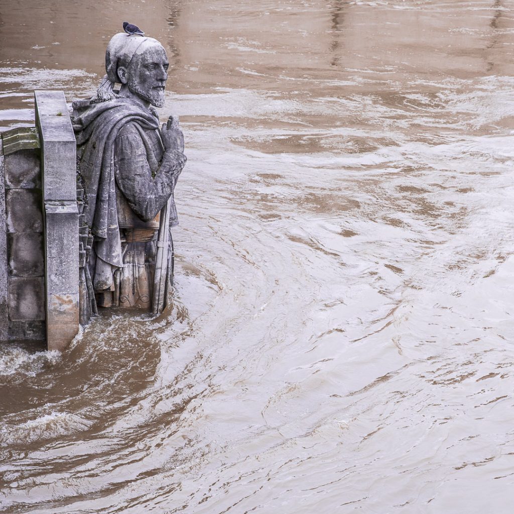 Inondations de Paris 2016 - le Zouave du pont de l'Alma