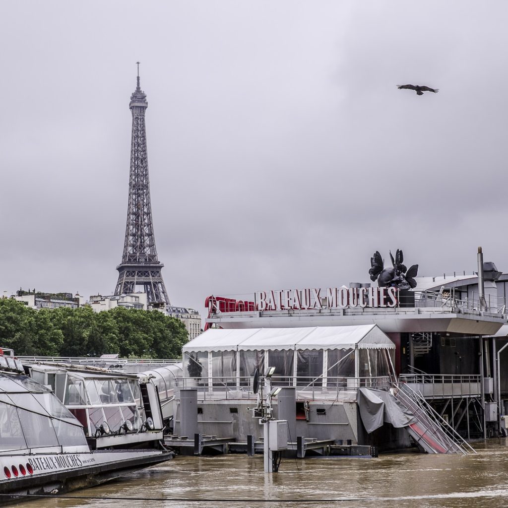Inondations de Paris 2016 - Les bateaux mouche à quai