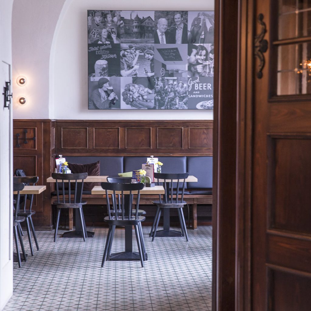 La jolie décoration de la Brasserie Schlosskeller à Pforzheim (porte d'entrée vers la forêt noire en Allemagne)