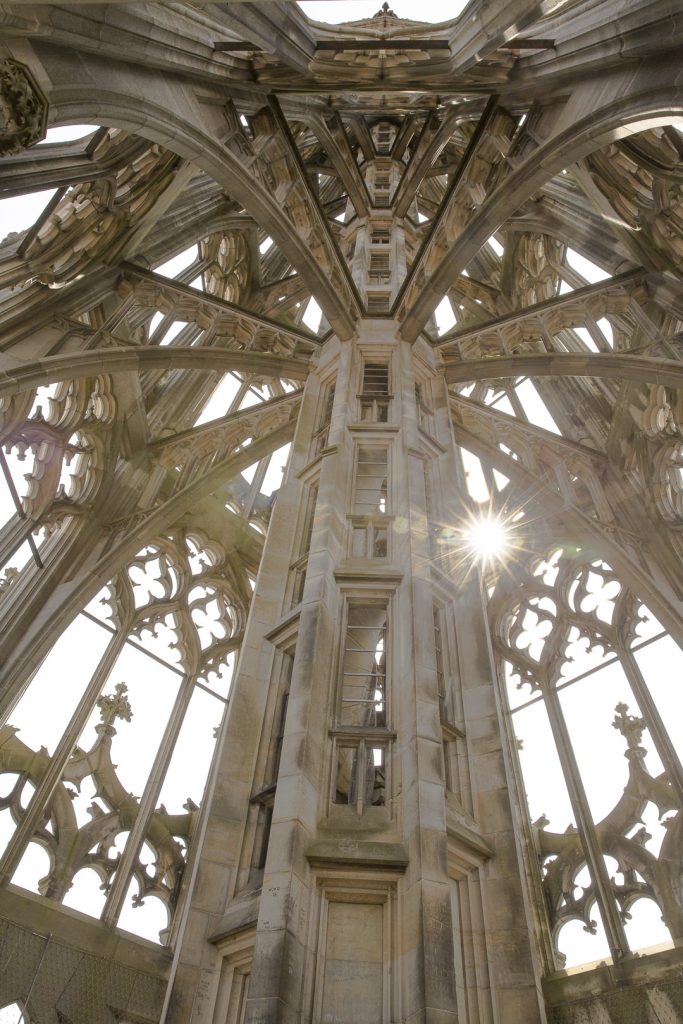 Les magnifiques escaliers de l'église de Ulm - Allemagne