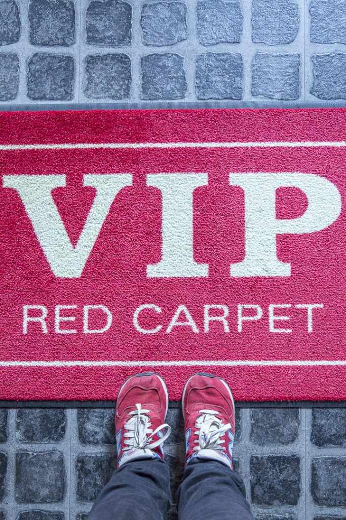 Le red carpet de l'hotel V8