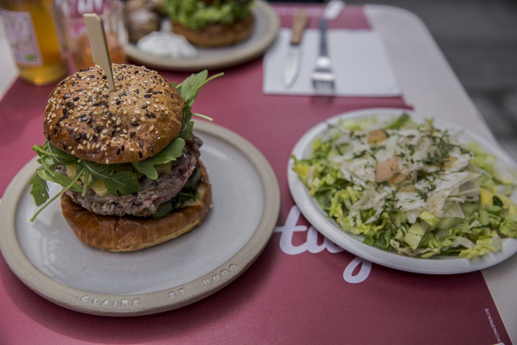 Délicieux burger du foodtruck Claire et Hugo Troyes en Champagne