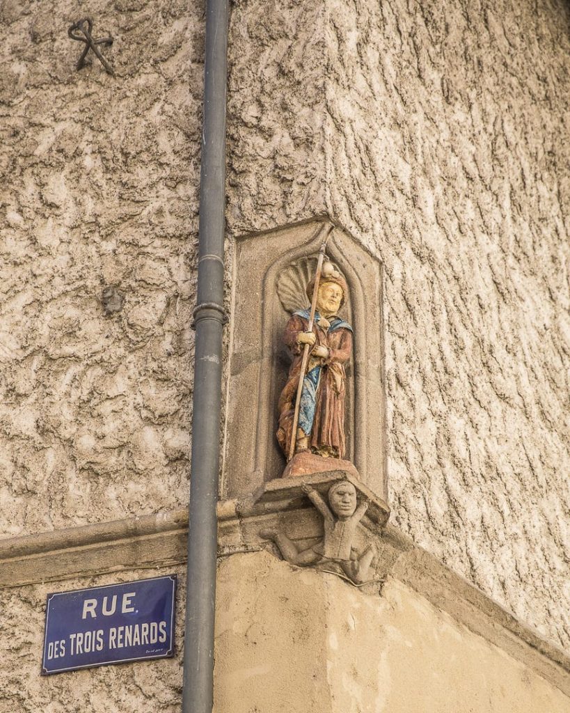 Détail d'une façade à Saint rambert - Loire, France
