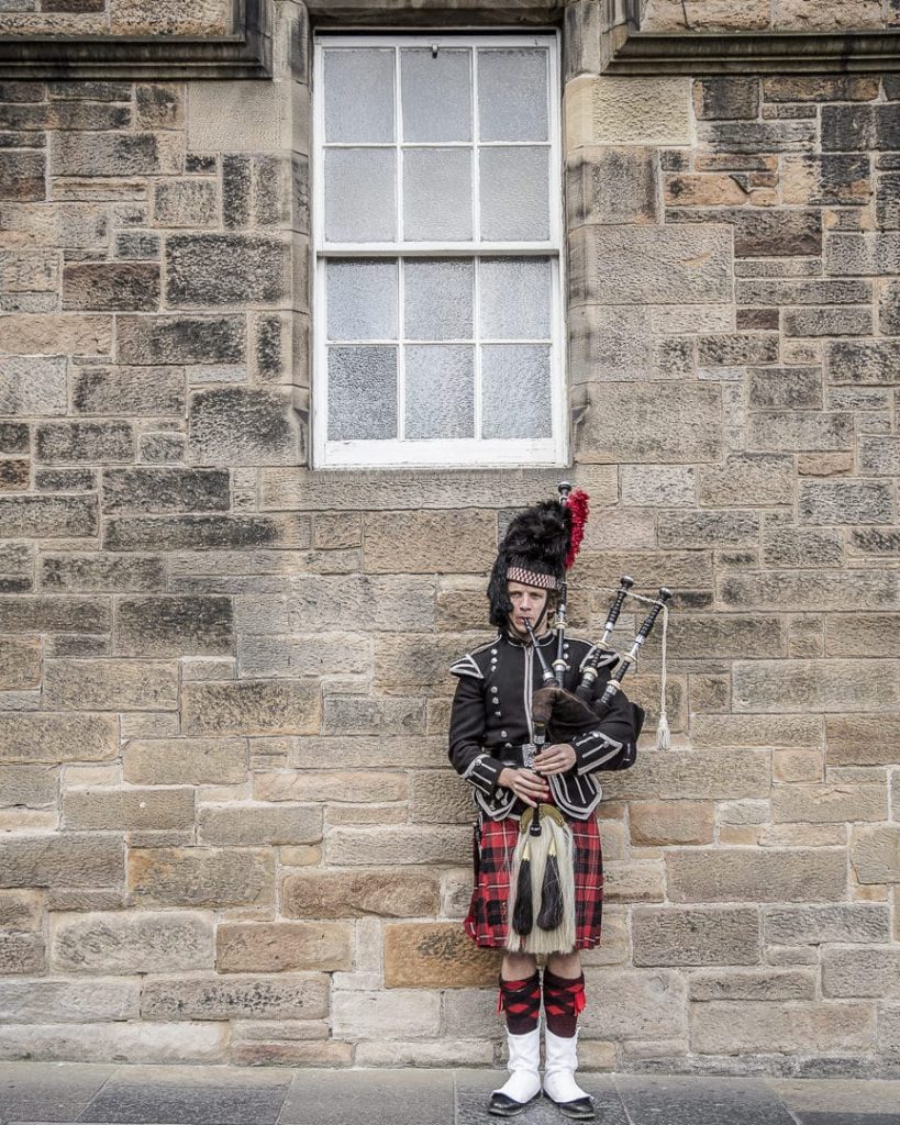 Joueur de cornemuse à Edimbourg