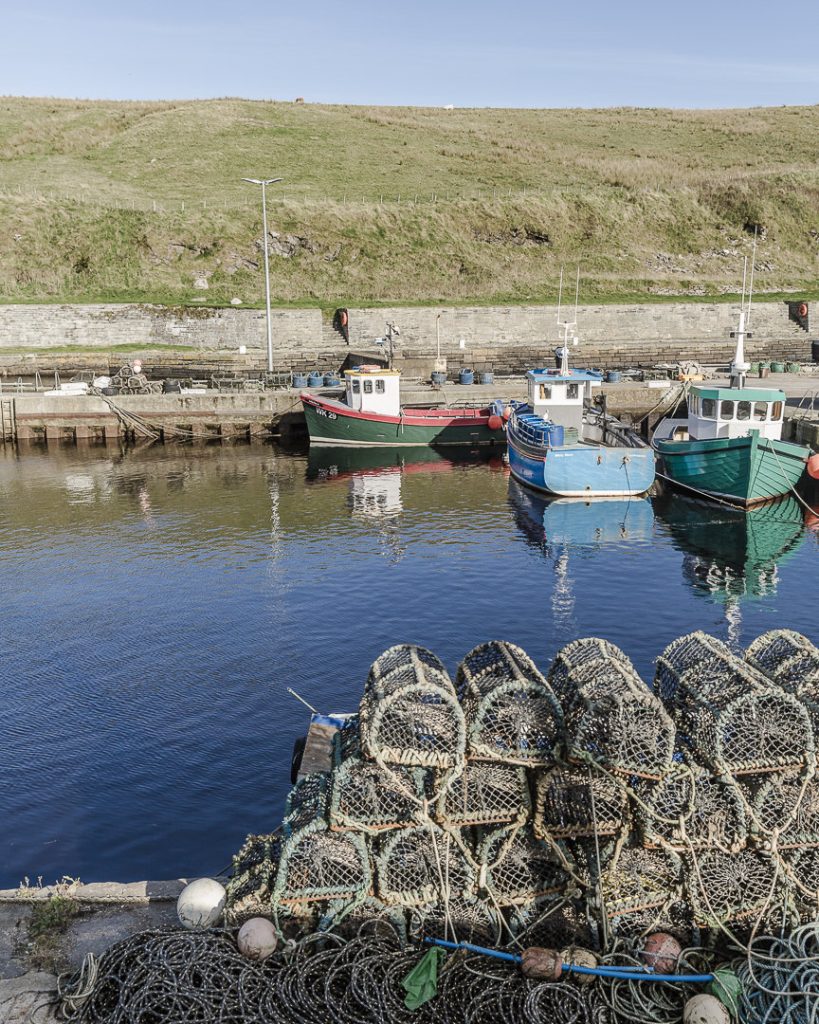 Petits bateaux de pêche du port de Lybster - North coast 500, Ecosse