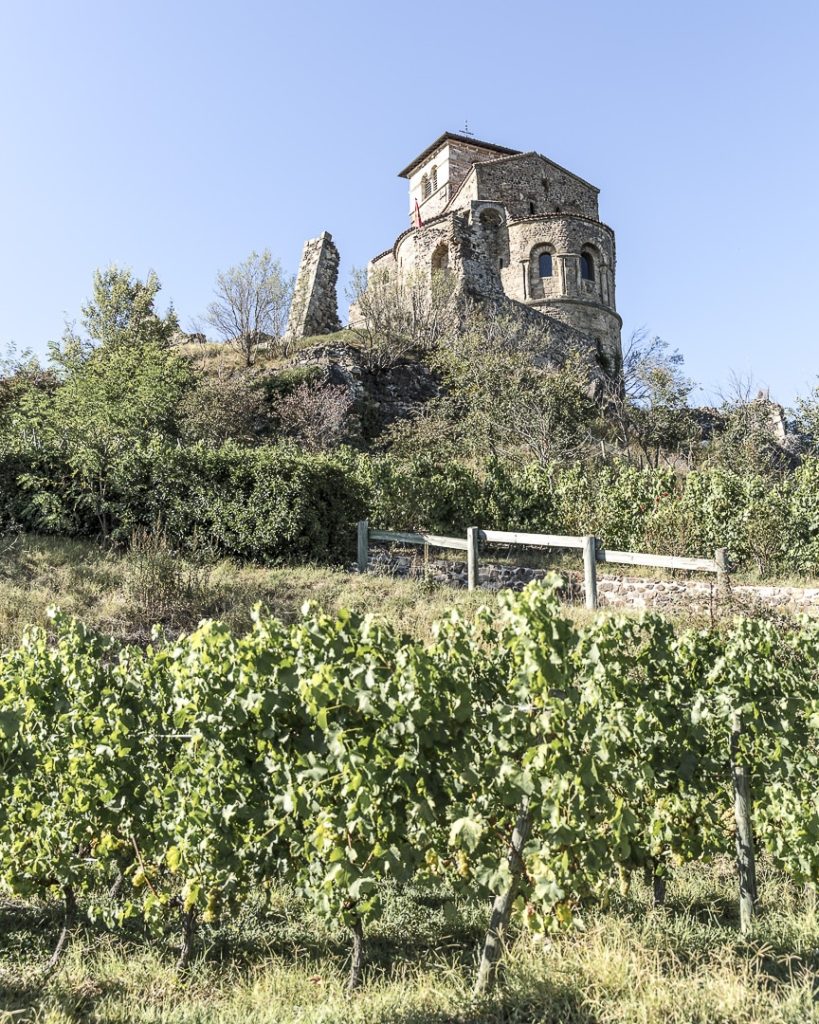 Montée vers le prieuré de Saint ROmain le Puy - Loire, France