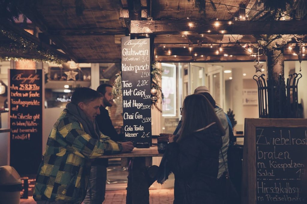 Un vin chaud sur le marché de Noël de Kempten