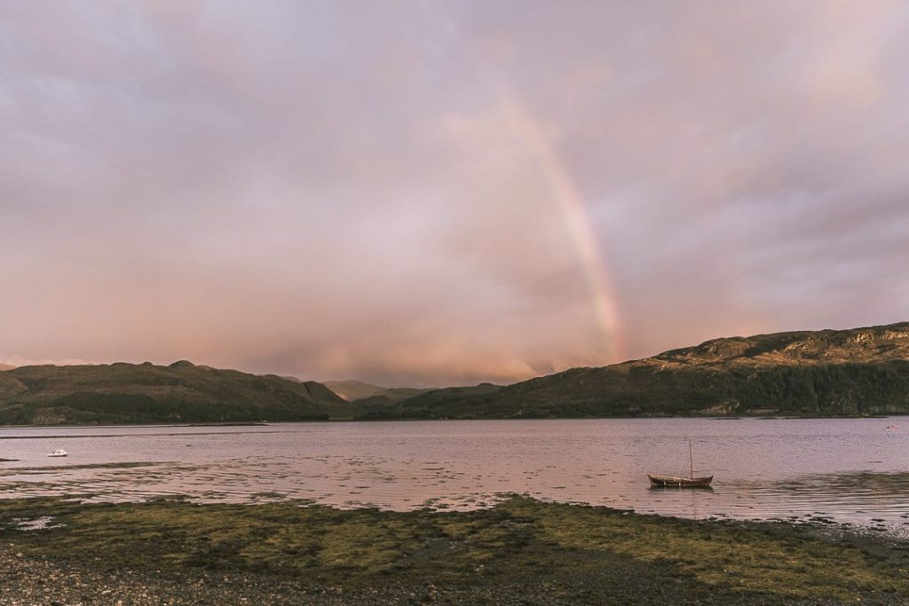 Road trip en solo North coast 500 – arc en ciel sur le loch