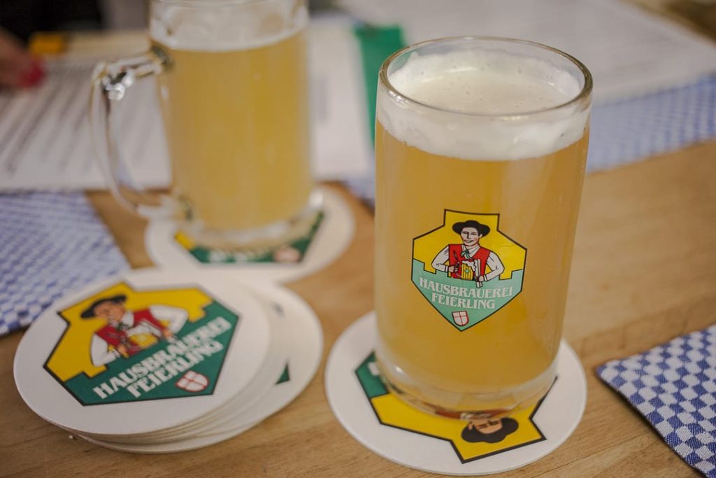Déjeuner dans une brasserie typique à Fribourg en allemagne