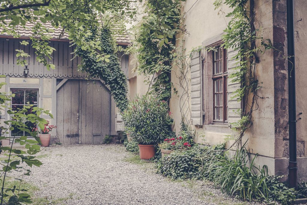Visiter-Fribourg-allemagne-cour-interieur