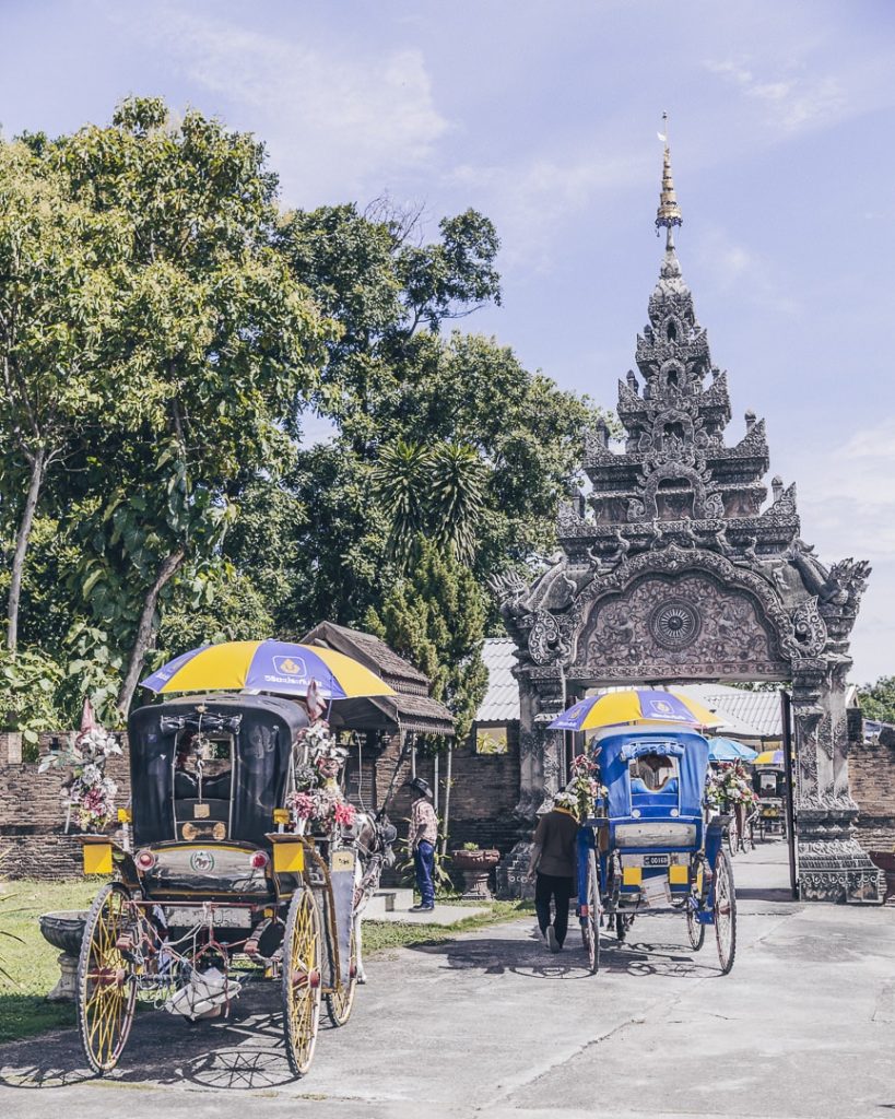 Entree du Wat Pratu Pong - visiter Lampang circuit en thailande
