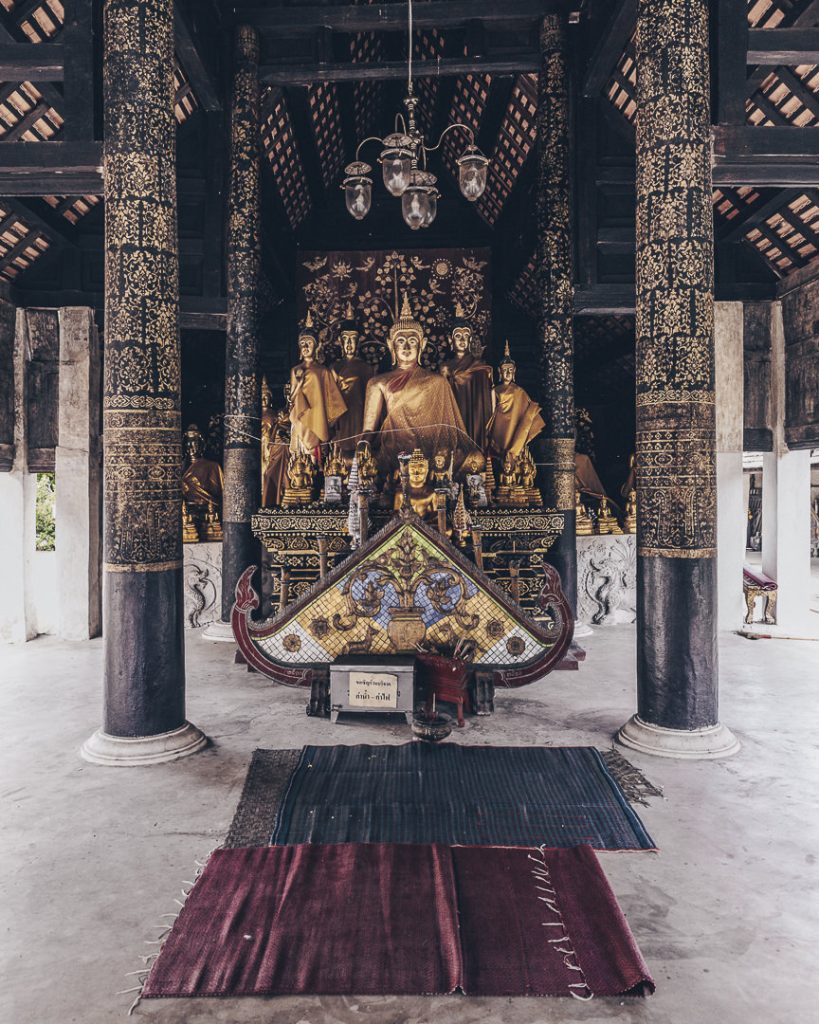 Bouddha au Wat Phra That Lampang Luang