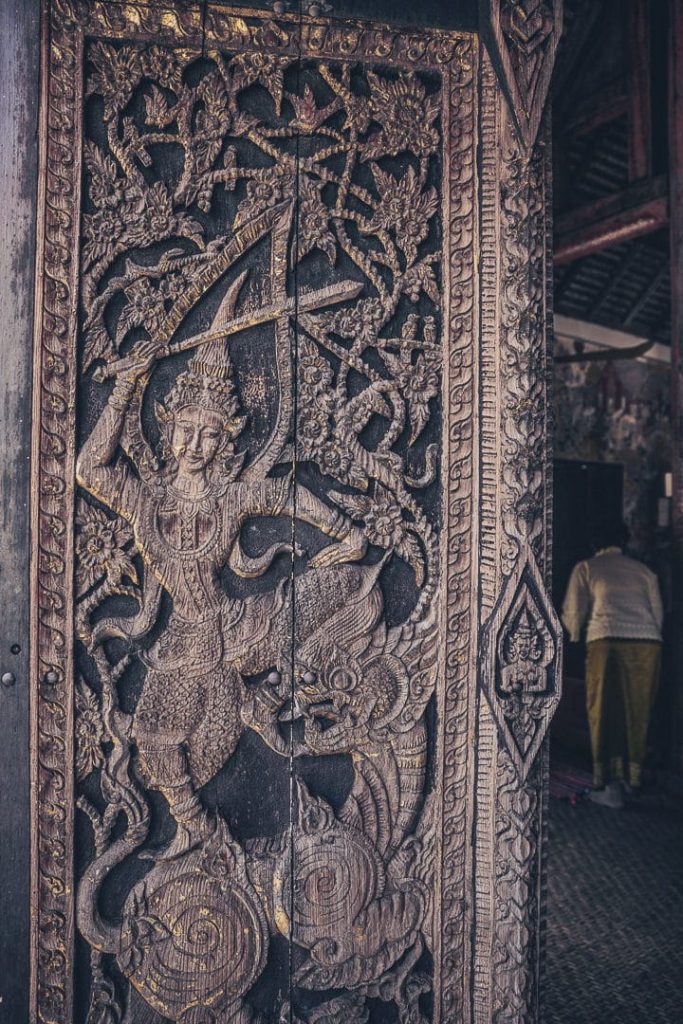 Détails du Wat Pratu Pong à Lampang, Thailande