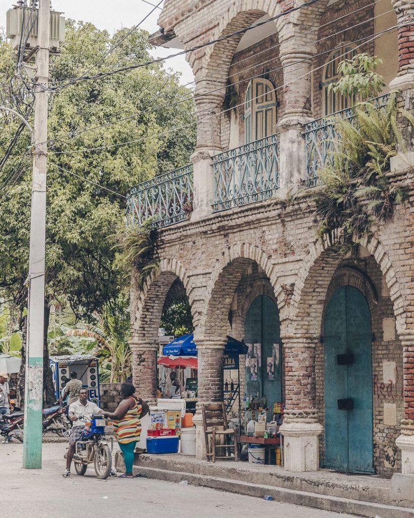 animation rues de jacmel - visiter Jacmel Haiti