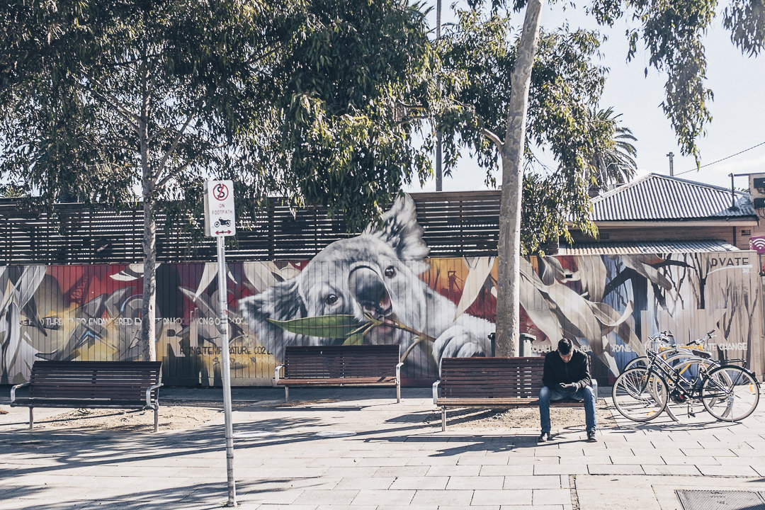 Oeuvre engagée de Dvate à Saint Kilda - Melbourne, Australie