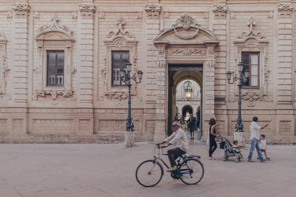façade baroque dans les rues de Lecce