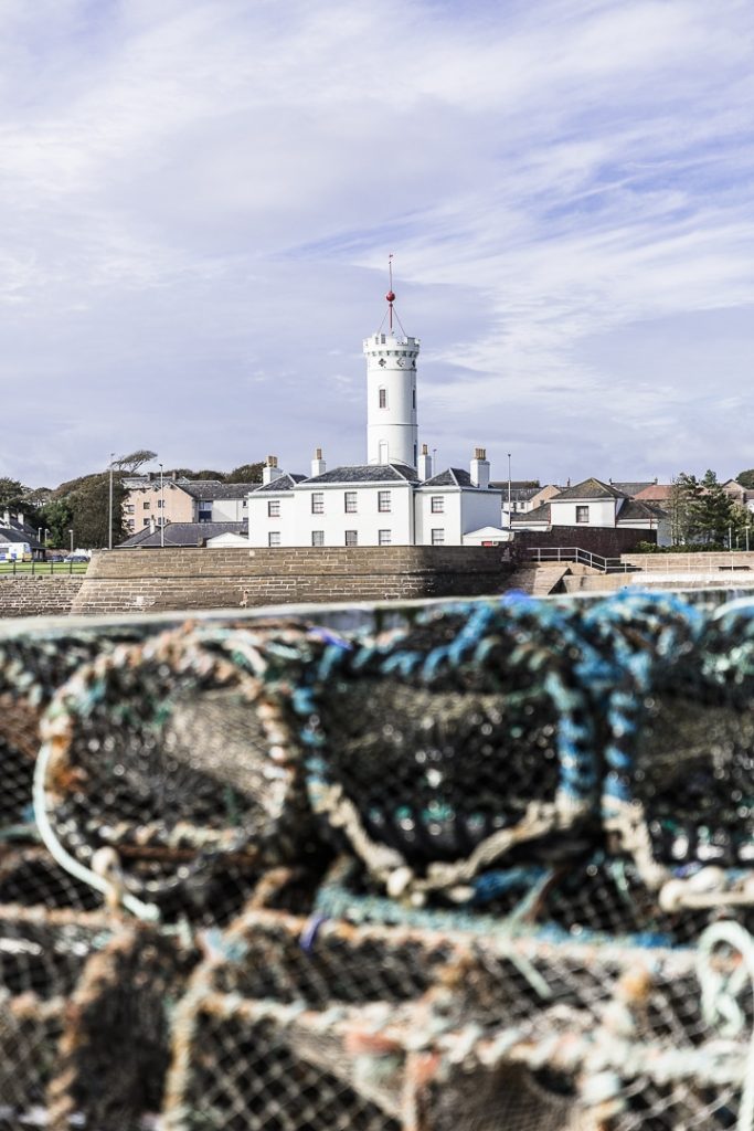 Toujours agréable de se promener sur un port. Celui d'Arbroath en Ecosse au petit matin réserve de belles surprises