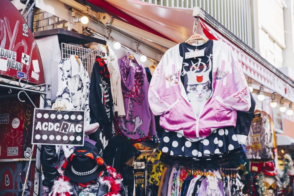 Un ensemble chat, ça vous tente ? Pour le trouve -> takeshita street à Tokyo ! #japon #tokyo #asie