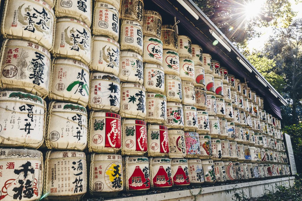 Offrandes de sake au temple Meiji-Jingu à Tokyo #visittokyo #visitjapan